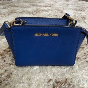 Michael kors shoulder bad previously owned